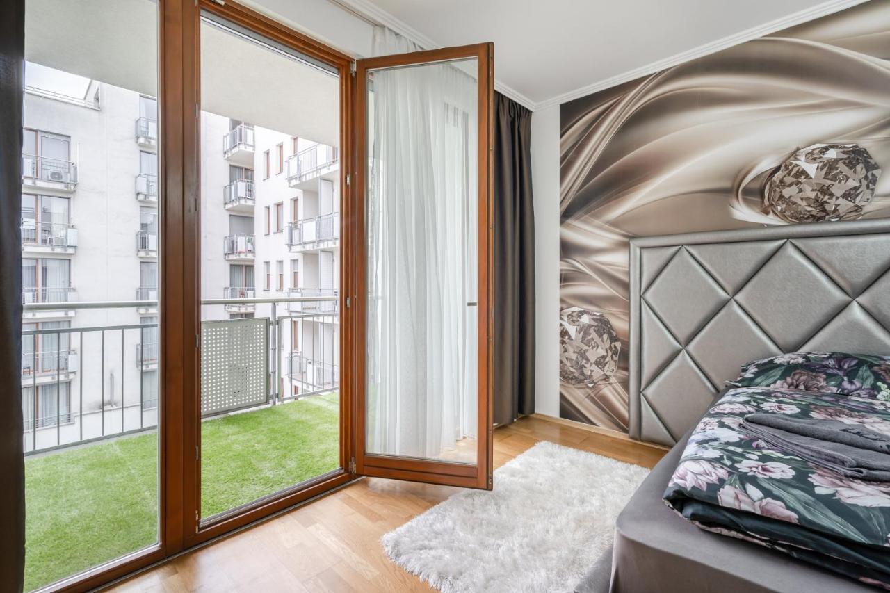 Penthouse Three Bedrooms, Three Balconies Apartment With Free Parking In Kiraly Street Budapeszt Zewnętrze zdjęcie