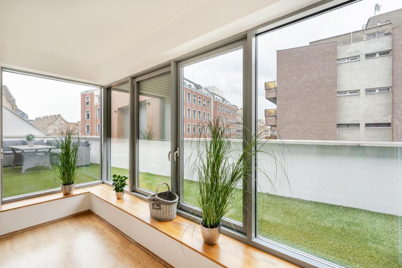 Penthouse Three Bedrooms, Three Balconies Apartment With Free Parking In Kiraly Street Budapeszt Zewnętrze zdjęcie