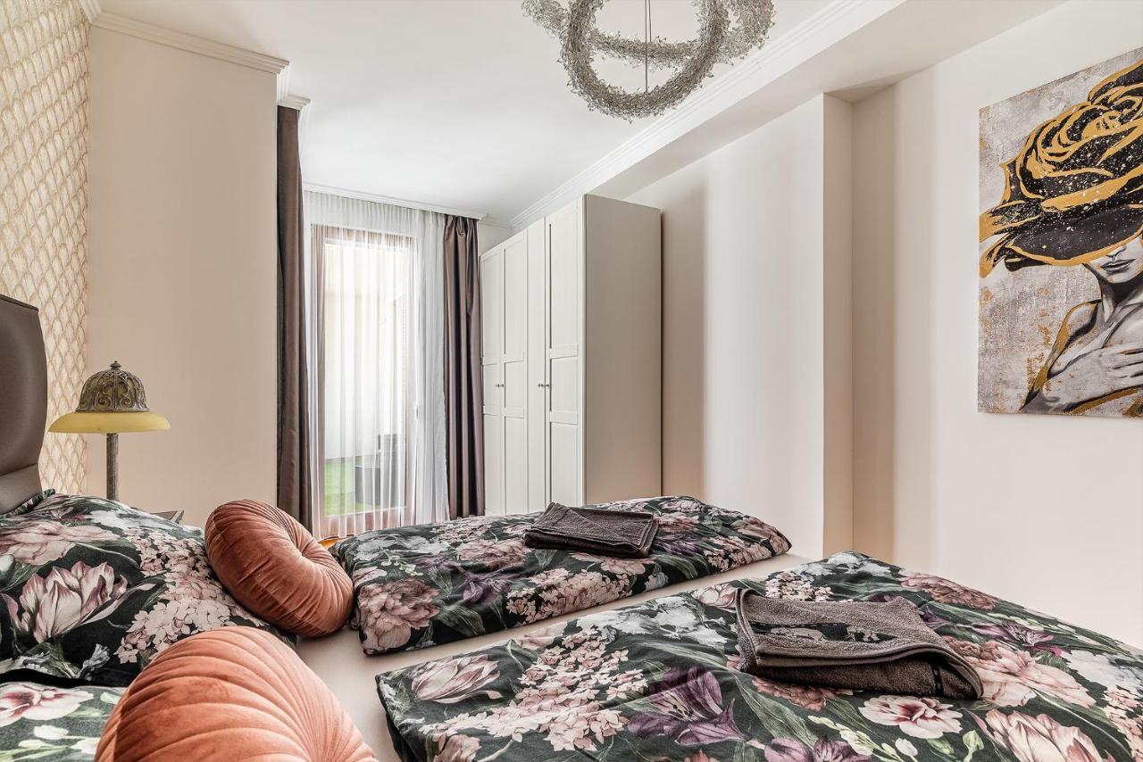 Penthouse Three Bedrooms, Three Balconies Apartment With Free Parking In Kiraly Street Budapeszt Zewnętrze zdjęcie