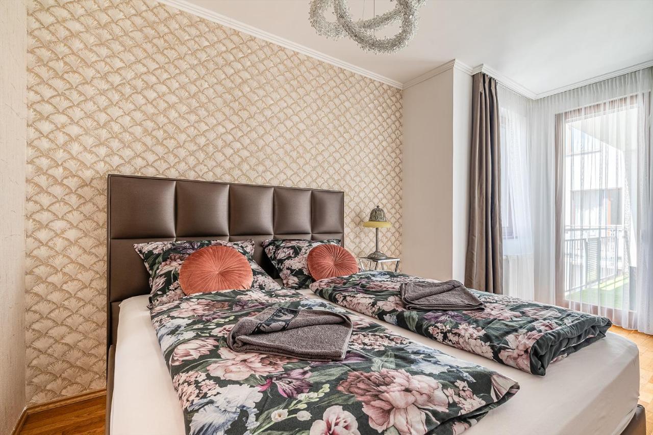 Penthouse Three Bedrooms, Three Balconies Apartment With Free Parking In Kiraly Street Budapeszt Zewnętrze zdjęcie