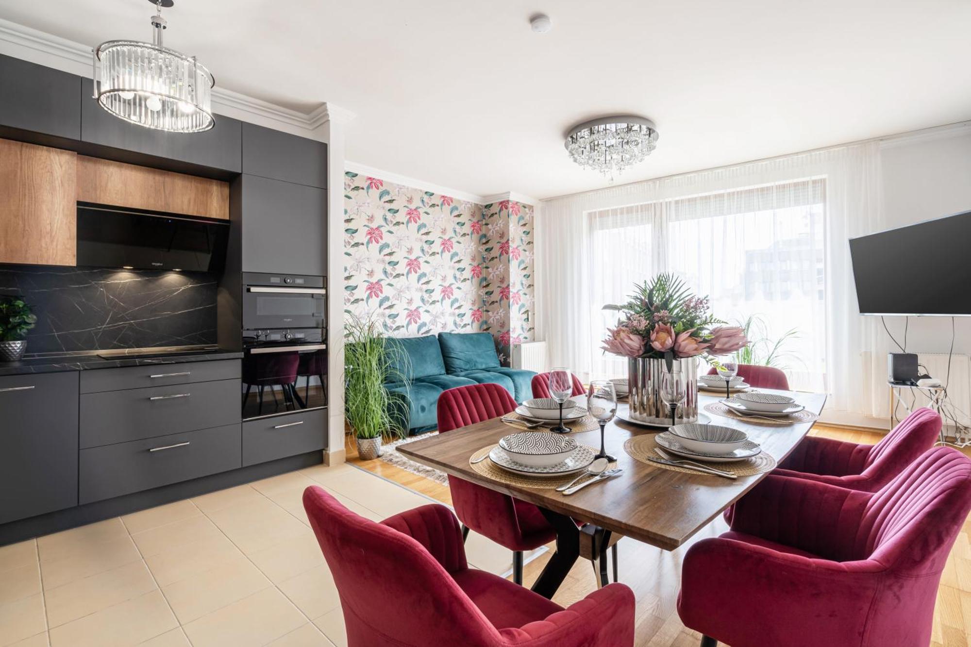 Penthouse Three Bedrooms, Three Balconies Apartment With Free Parking In Kiraly Street Budapeszt Zewnętrze zdjęcie